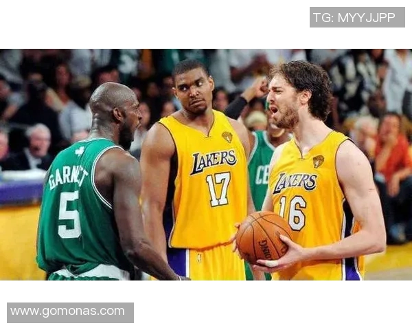 2021年湖人队与凯尔特人经典对决回顾与精彩瞬间分析